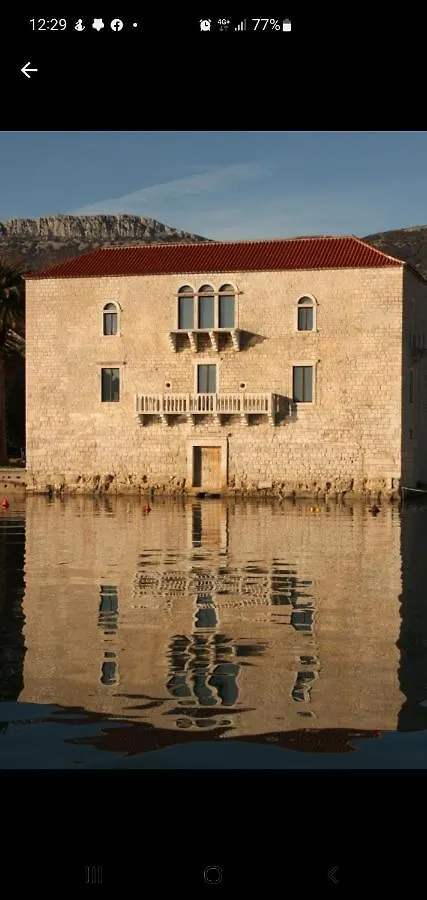 By Osibov Silverfish & Goldenfish Apartment Kastela