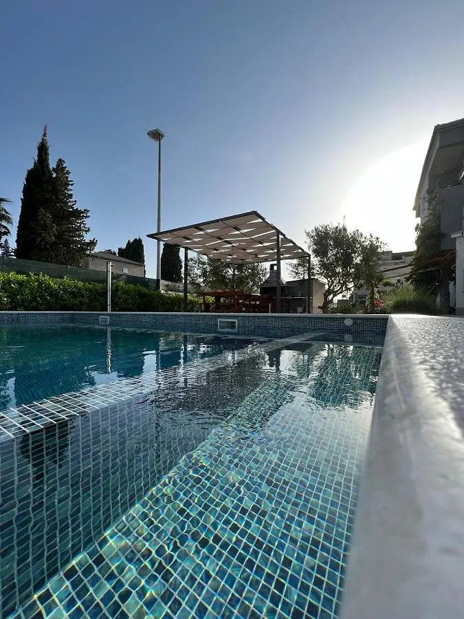 By Osibov Silverfish & Goldenfish Apartment Kastela