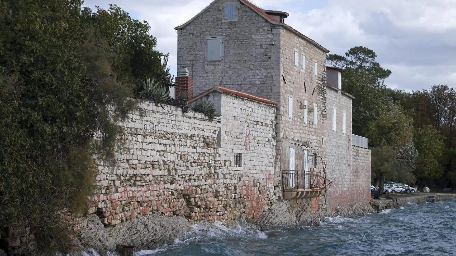By Osibov Silverfish & Goldenfish Apartment Kastela