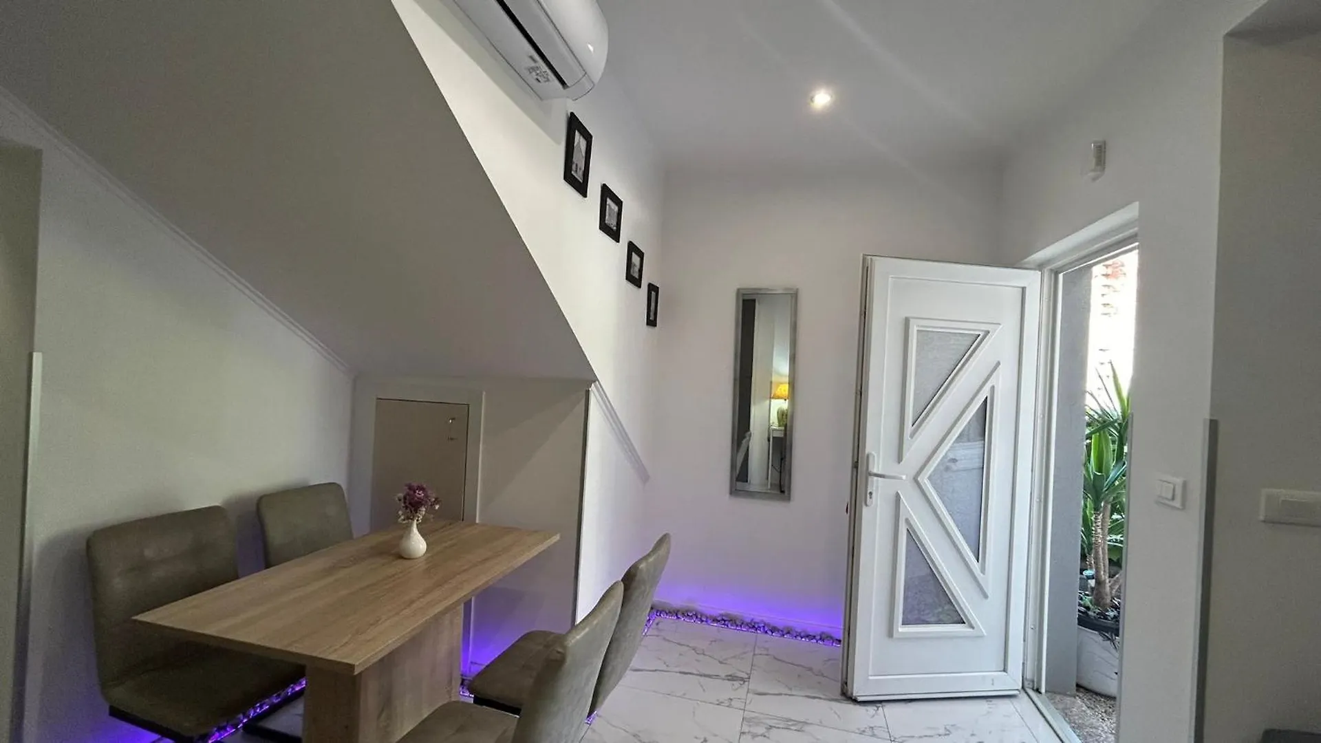 By Osibov Silverfish & Goldenfish Apartment Kastela Croatia